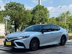 2022 Toyota Camry 2.0S Knight, белый — фото 1