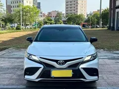 2022 Toyota Camry 2.0S Knight, белый — фото 3