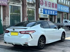 2022 Toyota Camry 2.0S Knight, белый — фото 6