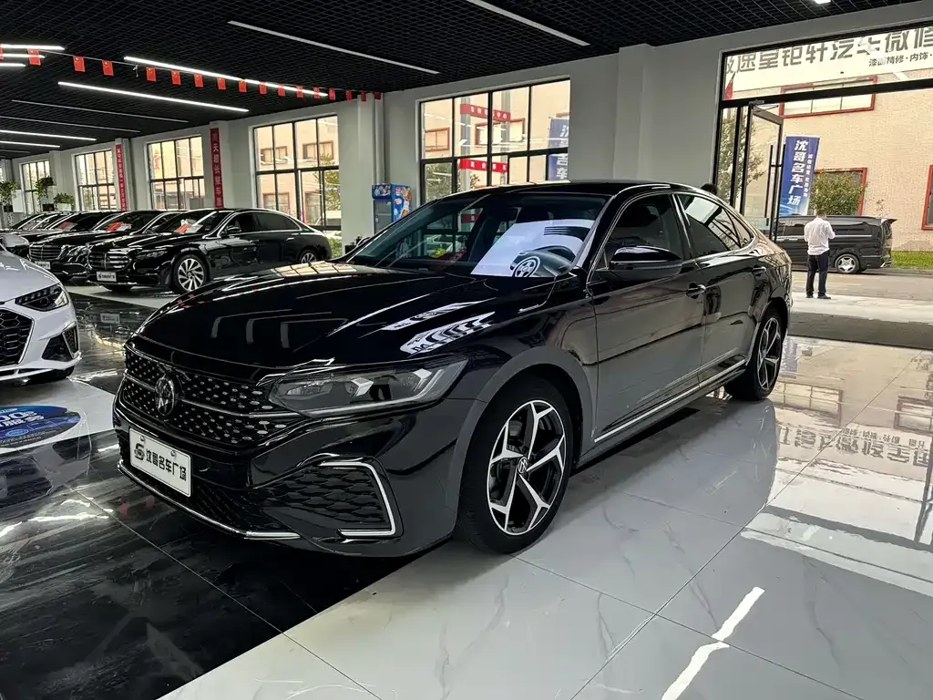 2023 Volkswagen Passat 330TSI Elite