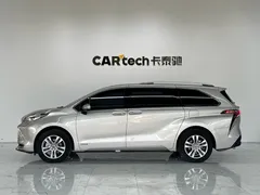 2021 Toyota Sienna 2.5L Hybrid Ultimate — фото 4