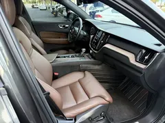 2021 Volvo XC60 4WD Luxury — фото 12