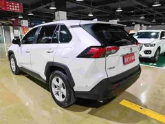 2022 Toyota RAV4 2.0L CVT 2WD Urban, белый — фото 11