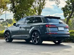 2021 Audi Q7 55 TFSI quattro S line Sport — фото 7