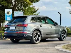 2021 Audi Q7 55 TFSI quattro S line Sport — фото 9