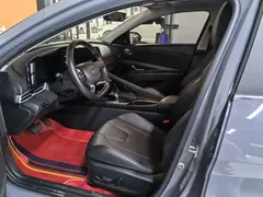 2021 Hyundai Elantra 1.5L CVT LUX Premium — фото 7