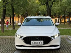 2022 Mazda 3 2.0L AT, белый — фото 2