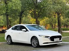 2022 Mazda 3 2.0L AT, белый — фото 3