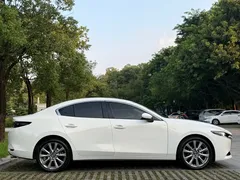 2022 Mazda 3 2.0L AT, белый — фото 4