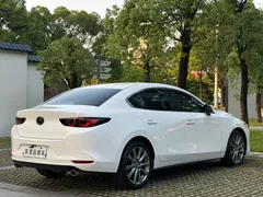 2022 Mazda 3 2.0L AT, белый — фото 7