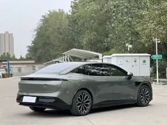 2025 Zeekr 007 RWD Smart Driving 75kWh, зелёный — фото 7