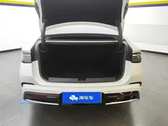 2024 BYD Seal PHEV 1.5L 121km Luxury, белый — фото 4