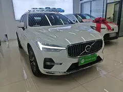 2023 Volvo XC60 4WD Luxury, белый — фото 4