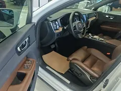 2023 Volvo XC60 4WD Luxury, белый — фото 16