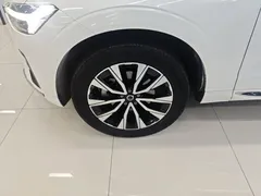 2023 Volvo XC60 4WD Luxury, белый — фото 23