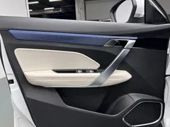 2022 Geely Atlas 1.8T DCT Smart, белый — фото 5