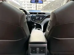 2019 Toyota Camry 2.0G Luxury, белый — фото 10