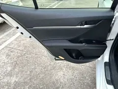 2019 Toyota Camry 2.0G Luxury, белый — фото 13