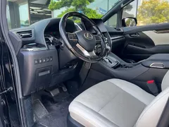 2020 Lexus LM 300h 7-seat, чёрный — фото 2