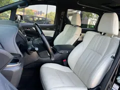 2020 Lexus LM 300h 7-seat, чёрный — фото 5