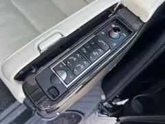 2020 Lexus LM 300h 7-seat, чёрный — фото 6