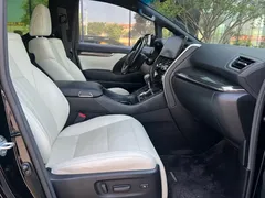 2020 Lexus LM 300h 7-seat, чёрный — фото 9