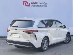 2021 Toyota Sienna 2.5L Hybrid Premium, белый — фото 4