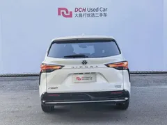 2021 Toyota Sienna 2.5L Hybrid Premium, белый — фото 5