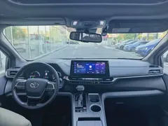2021 Toyota Sienna 2.5L Hybrid Premium, белый — фото 12