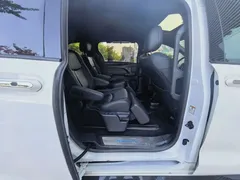 2021 Toyota Sienna 2.5L Hybrid Premium, белый — фото 15