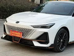 2023 Changan UNI-V 1.5T Sport, белый — фото 5