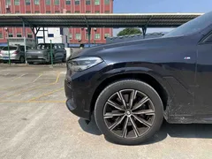 2022 BMW X6, чёрный — фото 9