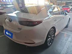 2020 Mazda 3 2.0L AT, белый — фото 3