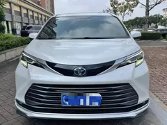 2021 Toyota Sienna 2.5L Hybrid Premium, белый — фото 2