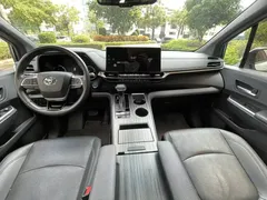 2021 Toyota Sienna 2.5L Hybrid Premium, белый — фото 4