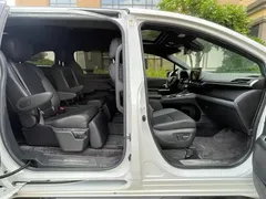 2021 Toyota Sienna 2.5L Hybrid Premium, белый — фото 7