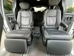 2021 Toyota Sienna 2.5L Hybrid Premium, белый — фото 8