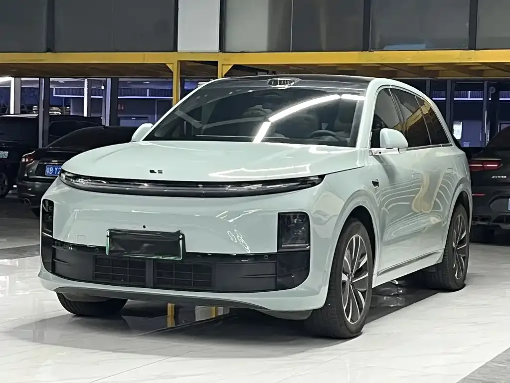 2025 Li Auto L6