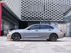 2023 BMW 3 Series 330Li M Sport Night Package — фото 2