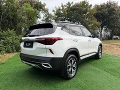 2021 Kia Seltos 1.5L CVT Trend, белый — фото 6