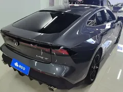 2023 Changan UNI-V 1.5T Premium — фото 3