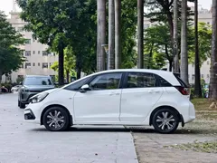 2021 Honda Fit 1.5L CVT, белый — фото 6