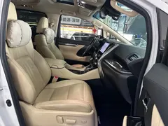 2021 Toyota Alphard Hybrid 2.5L Premium, белый — фото 13