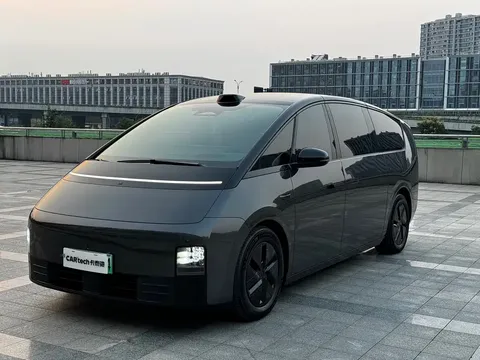 2024 Li Auto MEGA Ultra