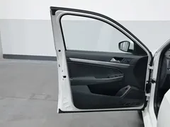2019 Volkswagen Lavida Qihang 1.5L MT Fashion China VI, белый — фото 8