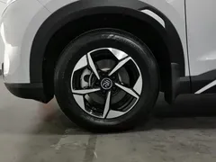 2024 BYD Yuan UP 401km Leading, белый — фото 17