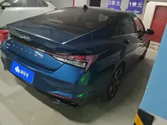 2022 Hyundai Elantra 1.5L CVT Flagship TOP — фото 3