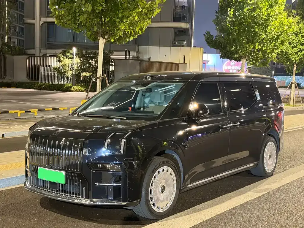 2024 Zeekr 009
