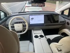 2025 Li Auto i8 Standard, белый — фото 8
