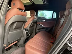 2022 BMW X6, чёрный — фото 10